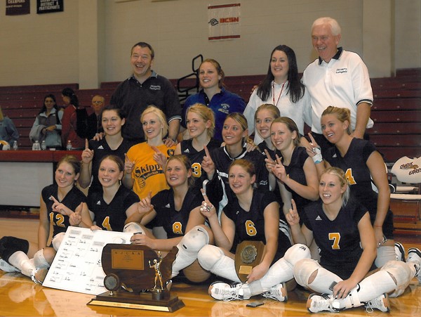 2004 Volleyball Team