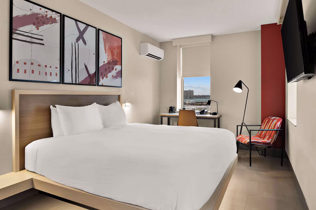 water street single dorm room