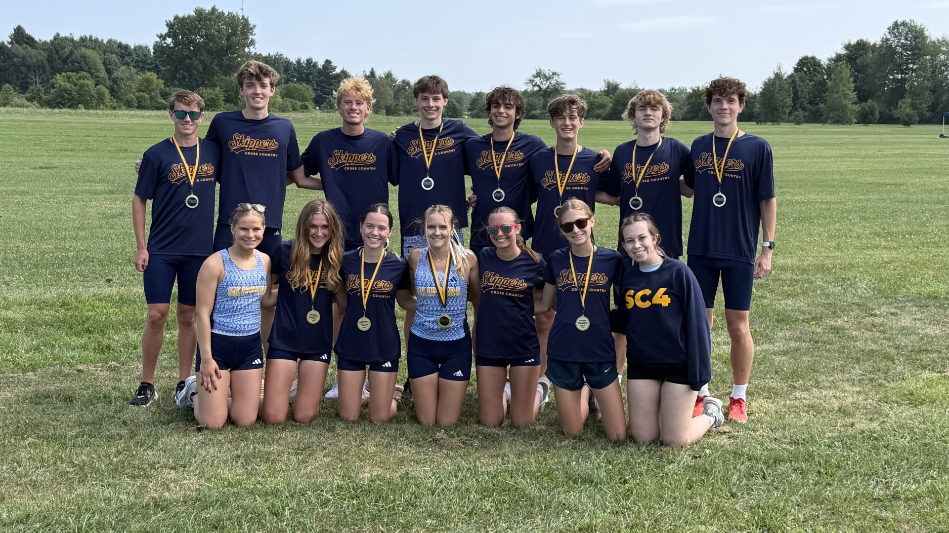 SC4 men's and women's cross country teams