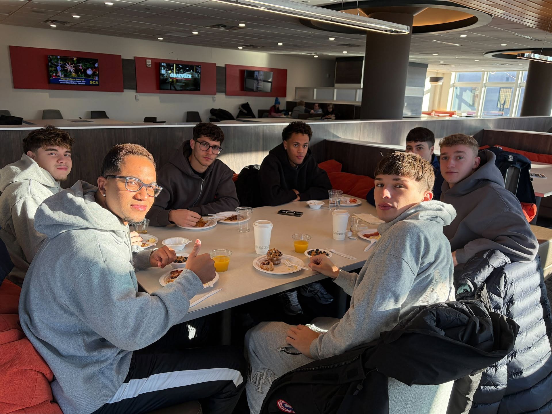 SC4 students eating at the SC4 dinnerhouse